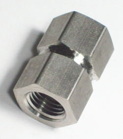 HEX COUPLING 3/8