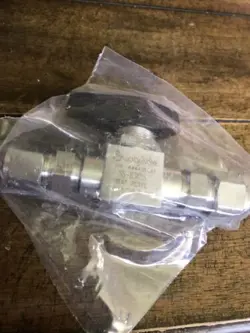 SWAGELOK SS-83KS8 1/2 HIGH PRESSURE VALVE, 6000 PSIG