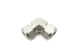 SWAGELOK SS-1210-9 (LOT OF 3) NSNP