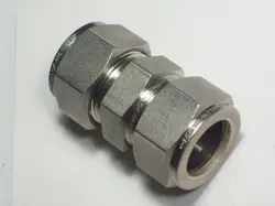 1 -  SWAGELOK STAINLESS STEEL UNION FITTING,  3/4