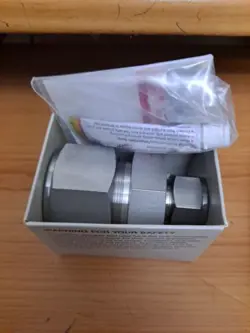 763L SS 1-1/4 X 3/4 (SS-2000-6-12)