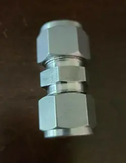 SWAGELOK SS-810-6 UNION, 1/2 IN. TUBE OD STAINLESS STEEL COMPRESSION FITTING