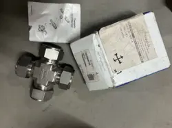 SWAGELOK 1” UNION TUBE CROSS FITTING STAINLESS STEEL SS-1610-4