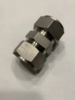SWAGELOK STAINLESS STEEL UNION FITTING,  1
