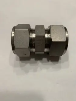 UNION FITTING 1
