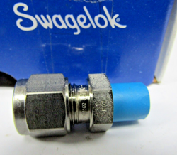 ✌️ NEW SWAGELOK  SS-200-1-2 316 STAINLESS FITTINGS 1/8” TUBE X 1/8”NPT