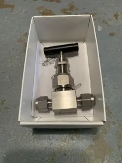 SWAGELOK SS-3NBS4 STAINLESS STEEL SEVERE SERVICE UNION BONNET NEEDLE VALVE 1/4”