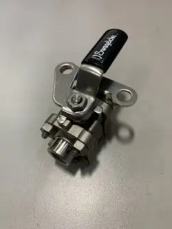 THREADED BALL VALVE