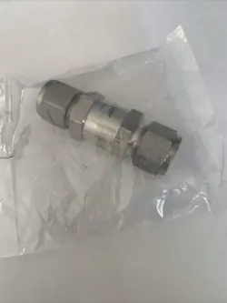 NEW SWAGELOK SS-CHS8-KZ-1/3 STAINLESS STEEL POPPET CHECK VALVE, 1/2”, 1/3 PSI