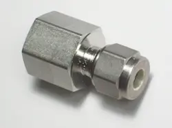 1 - SWAGELOK STAINLESS STEEL CONNECTOR, 6 MM TUBE X 1/4