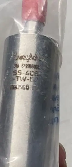 SWAGELOK SS-4CS-TW-50 SINGLE ENDED MINIATURE SAMPLE CYLINDER FNSP 1