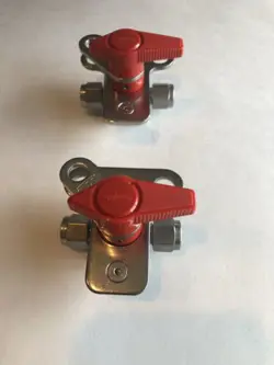 2- NEW SWAGELOK 1/4 PLUG VALUE