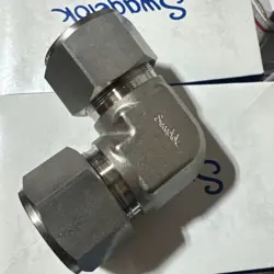 SWAGELOK SS-2000-9 STAINLESS STEEL TUBE FITTING UNION ELBOW 1 1/4 IN TUBE OD