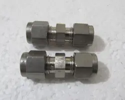 2X SWAGELOK 1/4