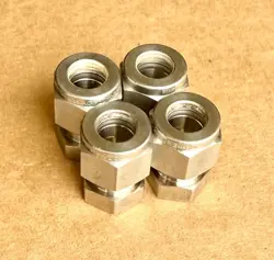 LOT OF 4  SWAGELOK  3/8 