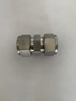 NEW SWAGELOK SS-1210-6 STAINLESS STEEL TUBE FITTING UNION 3/4” TO 3/4