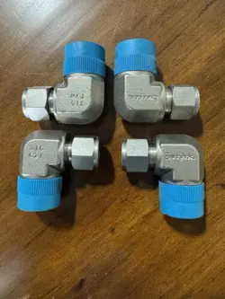 SWAGELOK MALE CONNECTOR ELBOW 1/2 IN. TUBE OD X 3/4 IN. MALE NPT (SS-810-2-12)