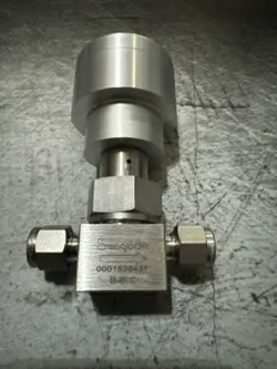 SWAGELOK SS-4BK-10 CONTROL VALVE