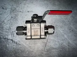 SWAGELOK SS-A63TS8 3-PIECE 60 SERIES FIRE SERIES BALL VALVE PTFE FNSP