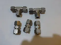 2 - SWAGELOK STAINLESS BRANCH TEE FITTING AND 3- TUBE FITTINGS NEW