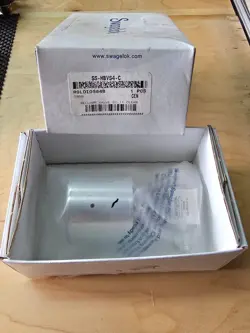 SWAGELOK SS-HBVS4-C 316SS HIGH PRESSURE BELLOWS SEALED VALVE, 1/4 IN NC ACTUATOR