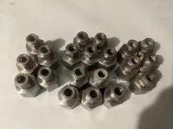 25 PC.S SWAGELOK TUBE FITTING, 3/8 IN. TUBE OD X 1/2 IN. FEMALE NPT SS-600-7-8