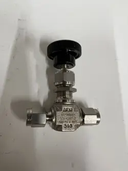 NEEDLE VALVE