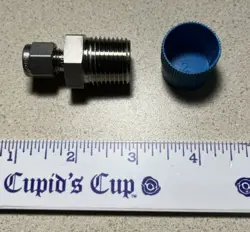 SWAGELOK SS-400-1-8; MALE CONNECTOR 1/4 IN. TUBE OD X 1/2 IN. MALE NPT