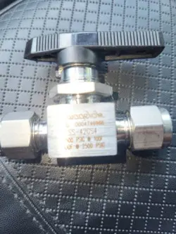 SWAGELOK SS-42GS4   1/4