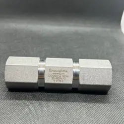 SWAGELOK SS-8CP4-1 STAINLESS STEEL 1-PIECE POPPET CHECK VALVE FNSP