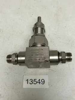 SWAGELOK SS-12NBF8-G STAINLESS STEEL NEEDLE VALVE 6000 PSIG