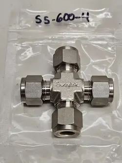 (1) SWAGELOK SS-600-4 STAINLESS STEEL FITTING, UNION CROSS, 3/8
