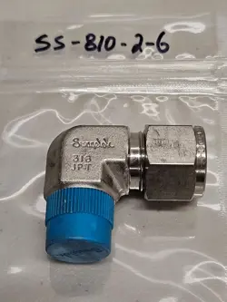 (1) SWAGELOK SS-810-2-6 STAINLESS STEEL FITTING, MALE ELBOW, 1/2