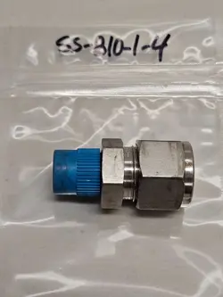 (1) SWAGELOK SS-810-1-4 STAINLESS STEEL FITTING, MALE CONN., 1/2