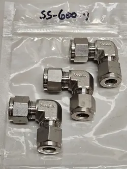 (3) SWAGELOK SS-600-9 STAINLESS STEEL FITTING, UNION ELBOW, 3/8