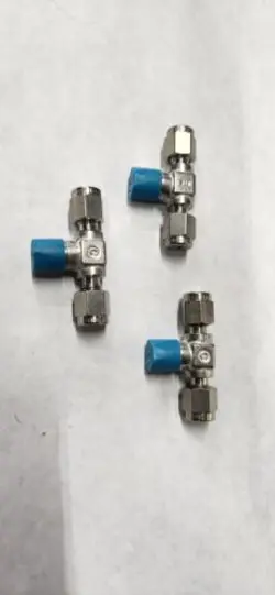 3- SWAGELOK STAINLESS MALE BRANCH TEES 1/8