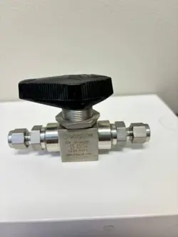 SWAGELOK SS-83TS4