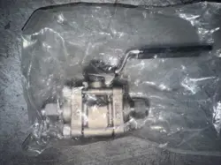 SET OF 2 SWAGELOK SS-63TS6 MANUAL STAINLESS BALL VALVE 3/8IN TUBE
