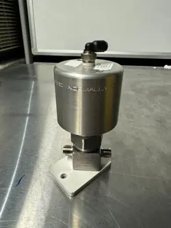 SWAGELOK NUPRO SS-HBS4-C STAINLESS STEAL BELLOWS VALVE