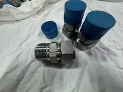 SWAGELOK MALE CONNECTOR, 1 IN. TUBE OD X 1 IN. MALE NPT PART #: SS-1610-1-16