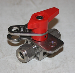 3/8 TUBE 316SS PLUG VALVE W/LOCKING HANDLE SWAGELOK SS-6P4V-LD