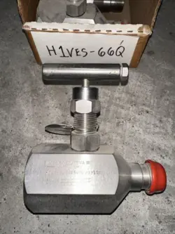 LOT OF 5 ANDERSON GREENWOOD VALVES H1VES-66Q SG NEW SWAGELOK VALVES