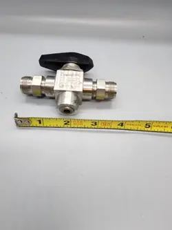 SWAGELOK SS-H83PS8 3 PIECE HIGH PRESSURE BALL VALVE 6700 PSI