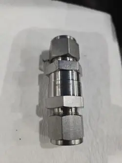 NEW OPEN BOX SWAGELOK SS-CHS8-1 POPPET CHECK VALVE 1/2” PSI