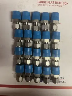 BRAND NEW SWAGELOK 3/8 MALE CONNECTORS LOT OF 20 SS-6001-8