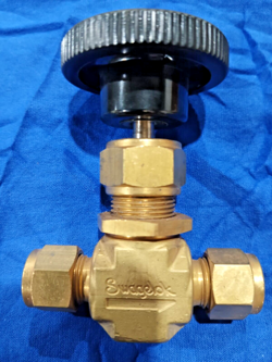 B-1RS-6 SWAGELOK NEEDLE VALVE  