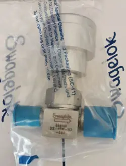 1PC SWAGELOK SS-4BK-1O-337 VCR PNEUMATIC VALVE BRAND NEW FEDEX OR DHL