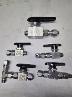 SWAGELOK 3/8 IN. BALL VALVE LOT, 3000 PSI (SS-43GS6)