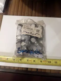 SWAGELOK SS-16M0-6-10 STAINLESS STEEL TUBE FITTING - LOT OF 8