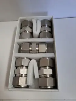 LOT OF 5 SWAGELOK SS-1210-6 STAINLESS STEEL TUBE FITTING, UNION, 3/4